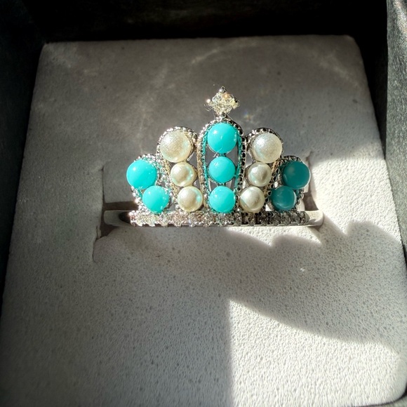 Pretty Bird Jewelry Jewelry - NEW! Pretty Bird Jewelry Turquoise and Faux Pearl Crown Ring